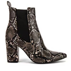 Like New Steve Madden Subtle Bootie in Grey Snake